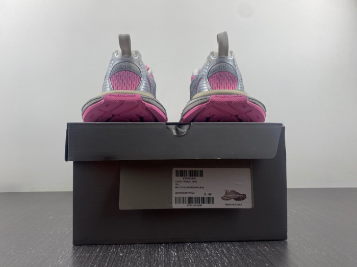 Ba*len*cia*ga phantom sneaker 744734 w3xl5 9050