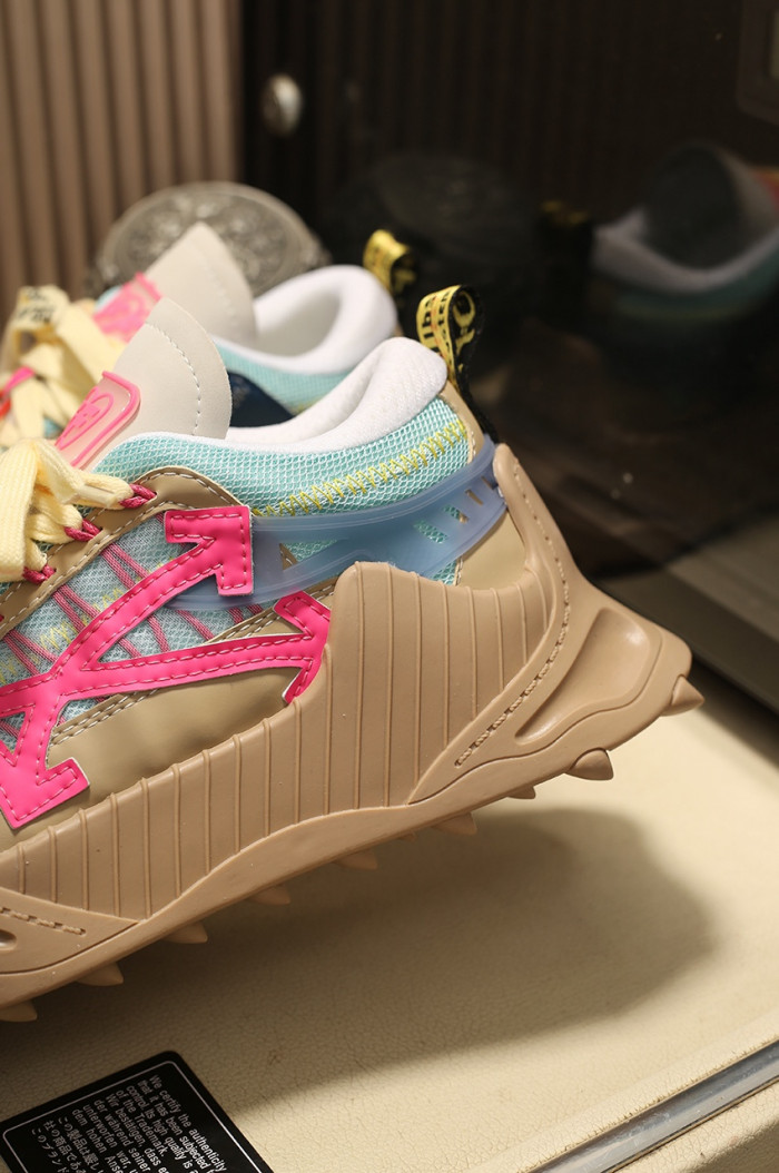 OFF-WHITE C/O ODSY-1000 SNEAKER
