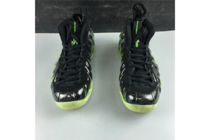 NIKE AIR FOAMPOSITE ONE PARANORMAN