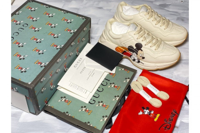 disney & G*u*i 602049 drw00 9522