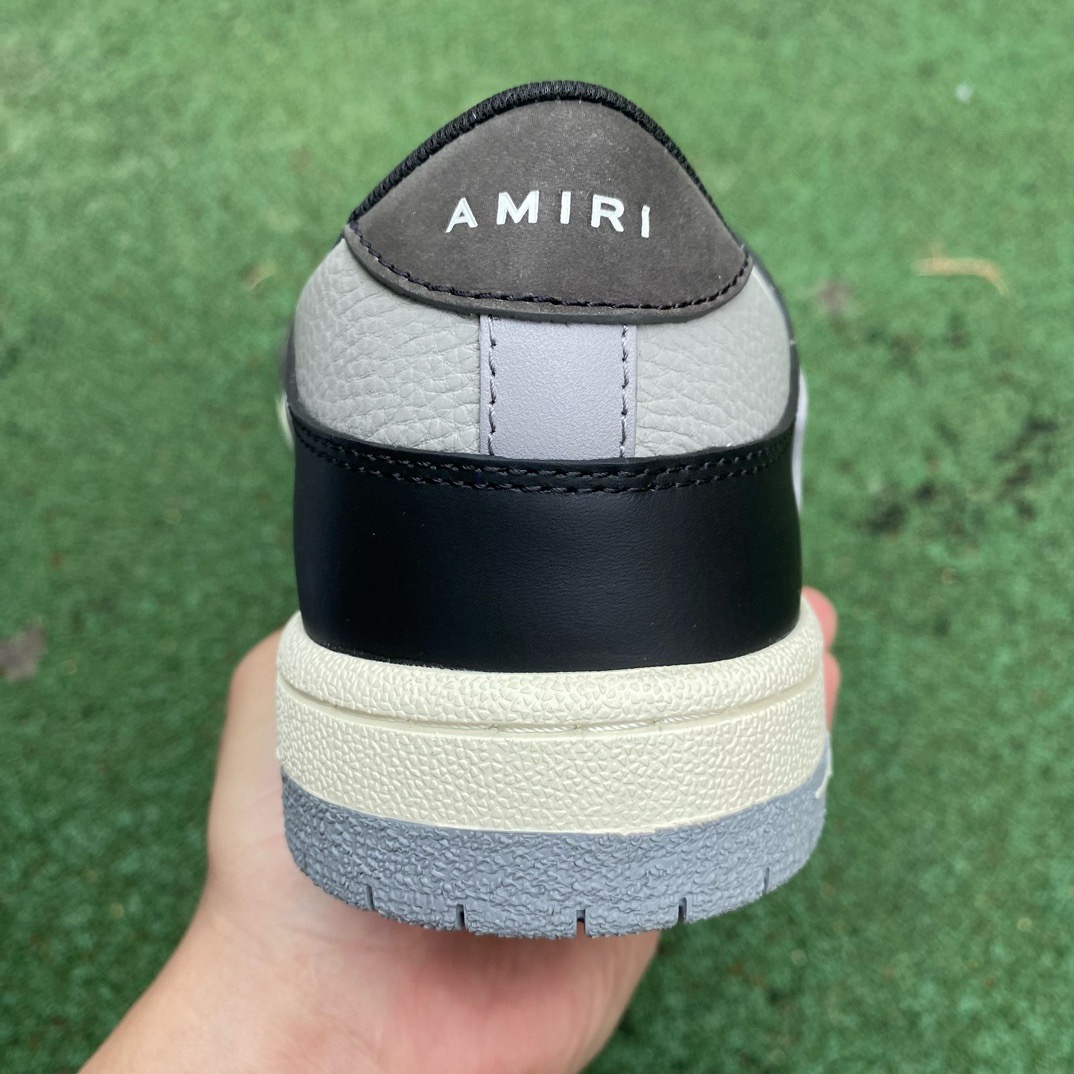 AR1M1 Low-Top Sneaker
