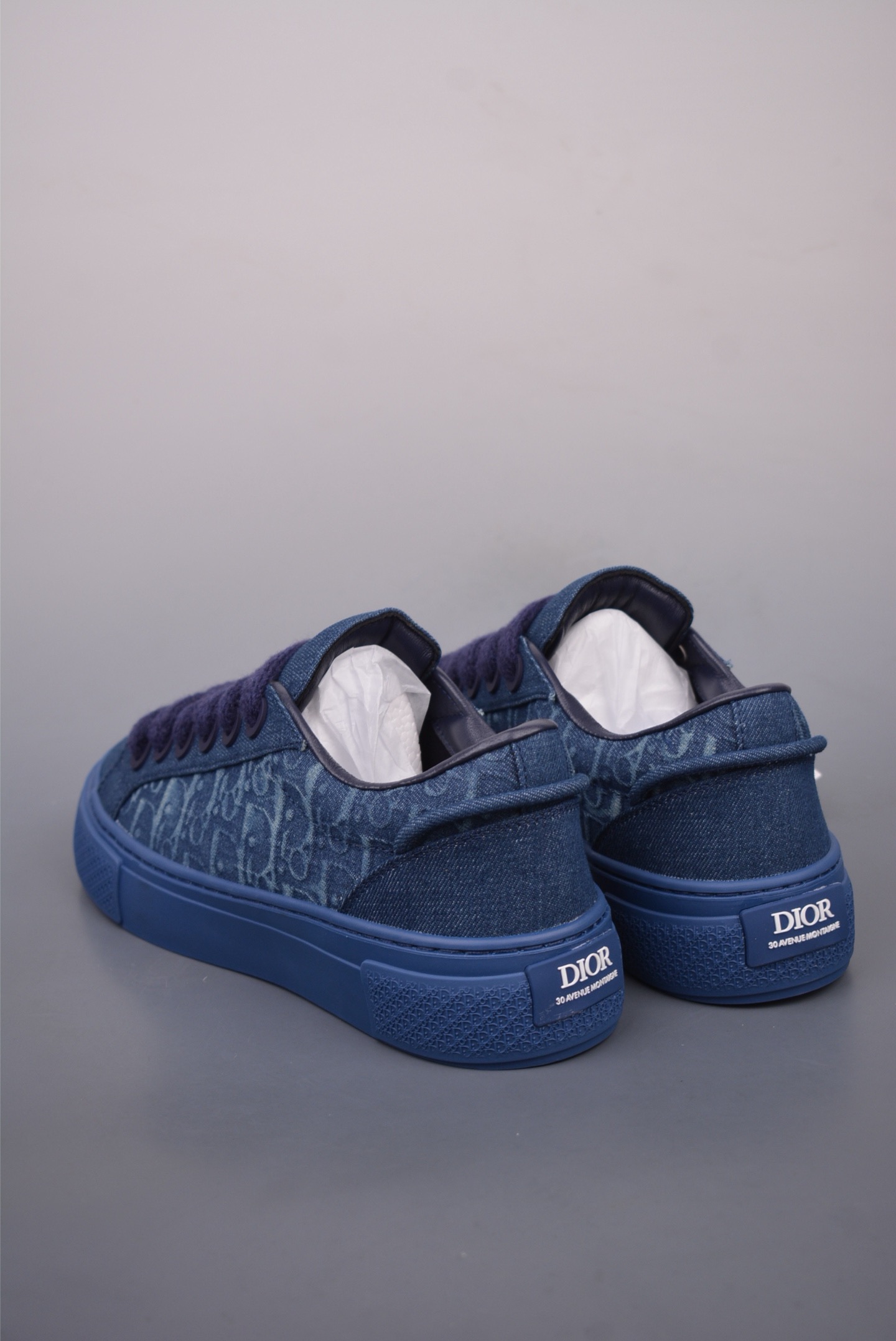 DR B33 SNEAKER